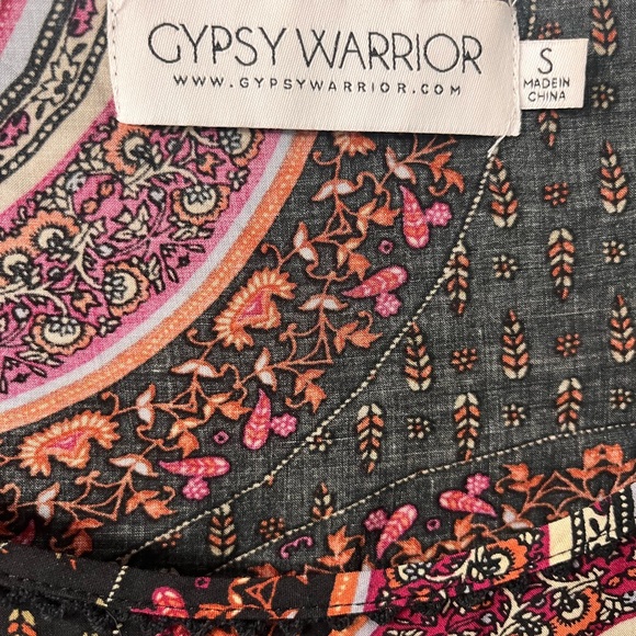 Gypsy Warrior Red and Black Patterned Fringe Crop Top - Picture 3 of 4